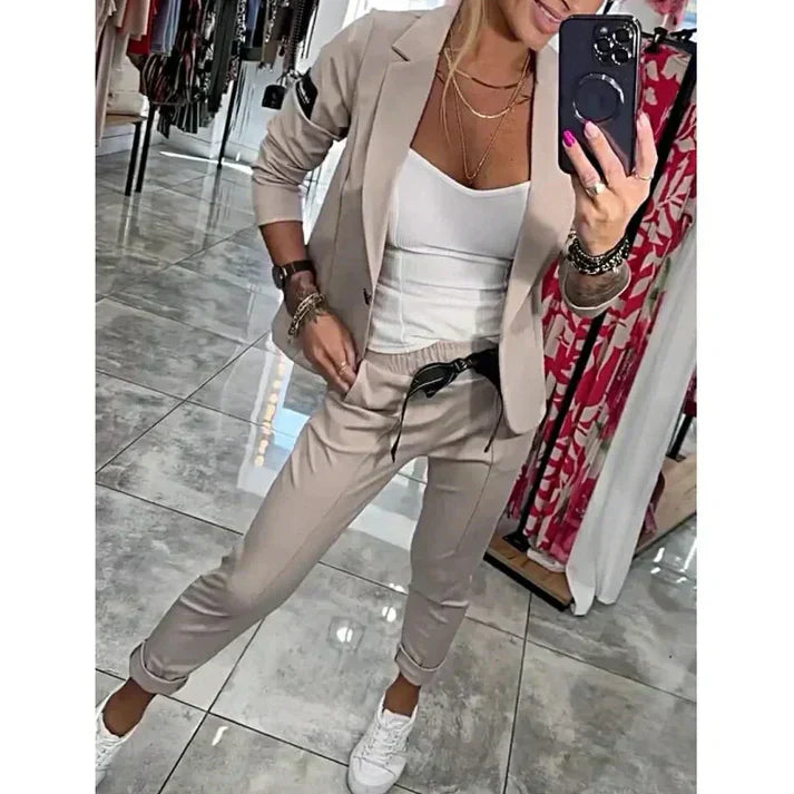 Jocelyne - Elegant Blazer And Trousers Set