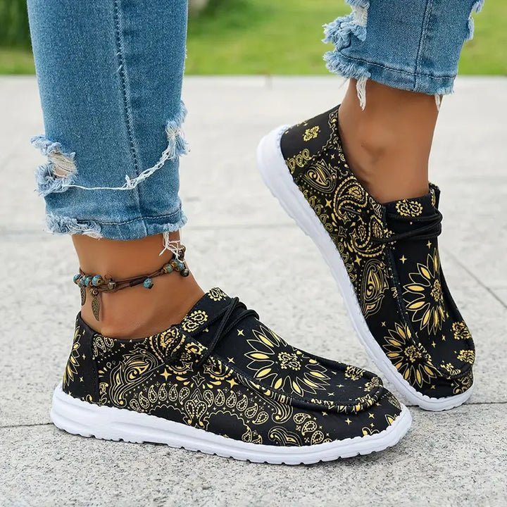 Isavella - Casual Summer Shoes With Floral Pattern