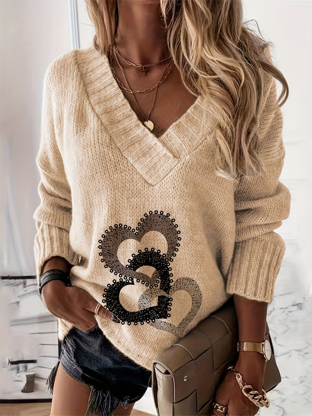 Chrystel - Heart Motif Sweater With V-Neck