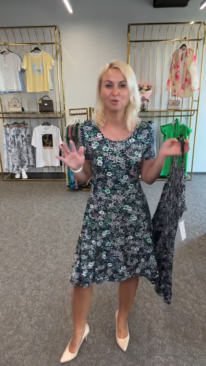 Ainsley - Fashionable Round Neck Printed Dress