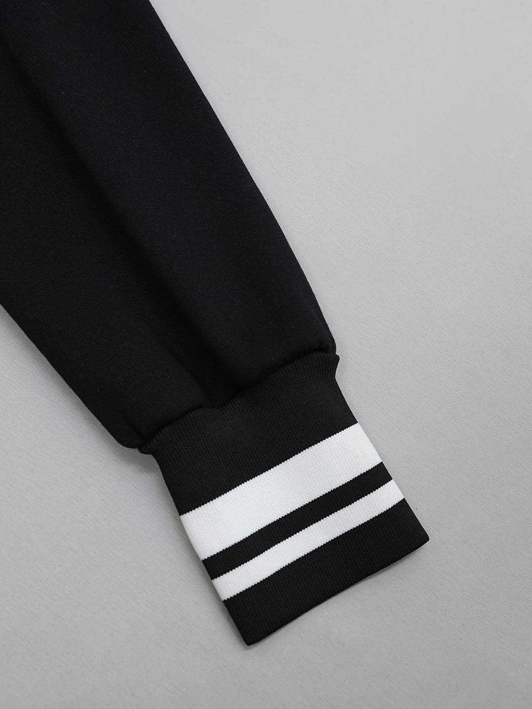 Nicola - Long Sleeve Jacket With Side Pockets