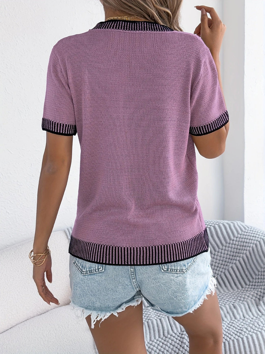 Alethea - Elegant Round Neck And Striped Knitted Top