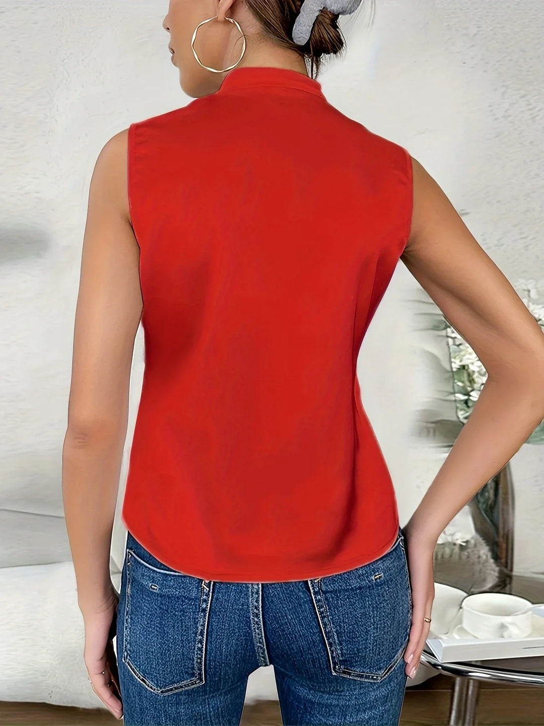 Cebulska - Elegant Sleeveless Surplice Blouse