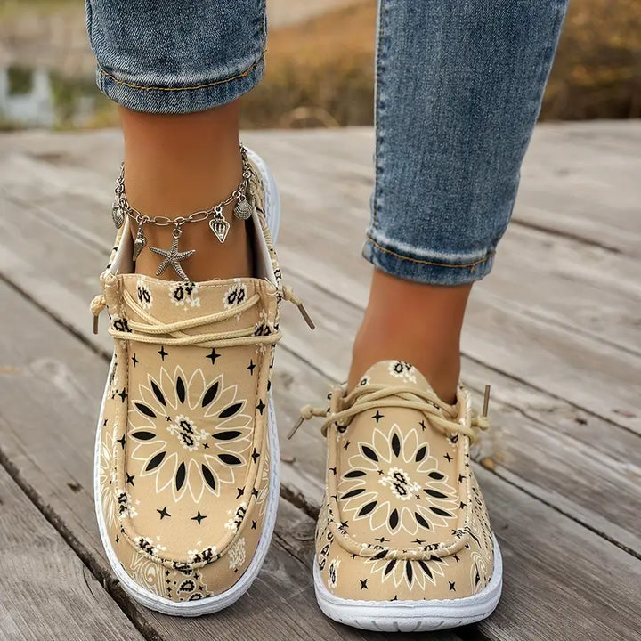 Isavella - Casual Summer Shoes With Floral Pattern