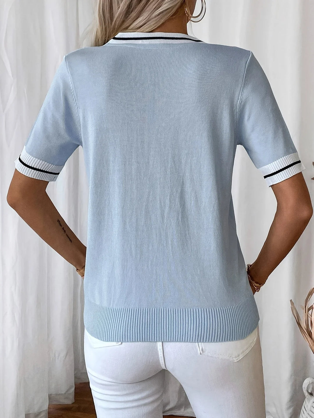 Brunella - Elegant V-Neck Knit Top