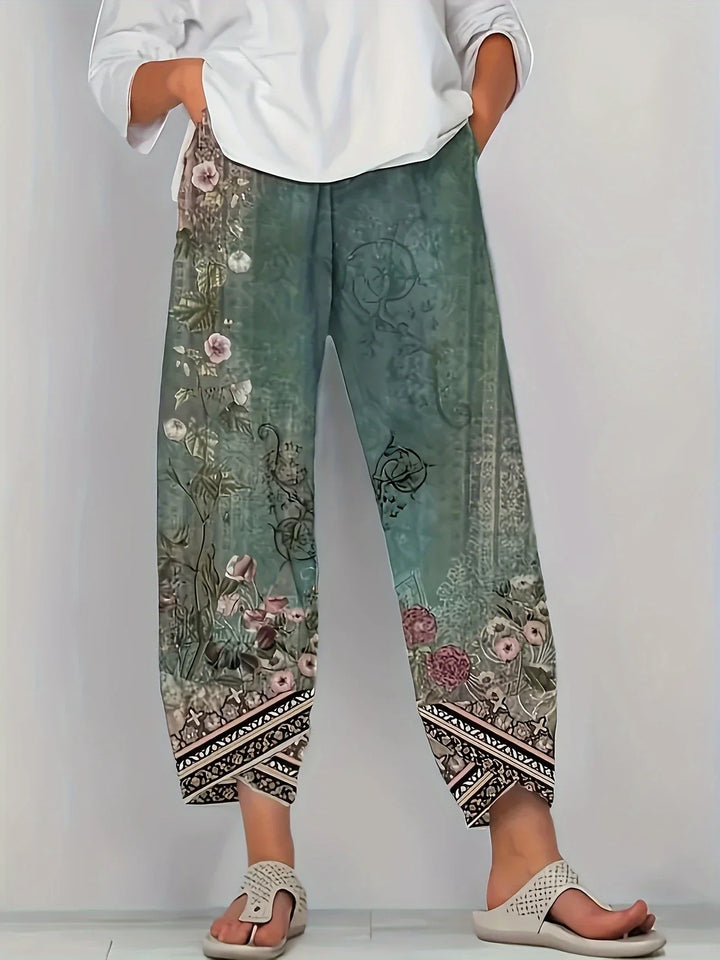 Kayden - Vintage Floral Capri Pants